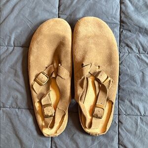 Mukishoes Soca Barefoot Suede Buckle Clogs